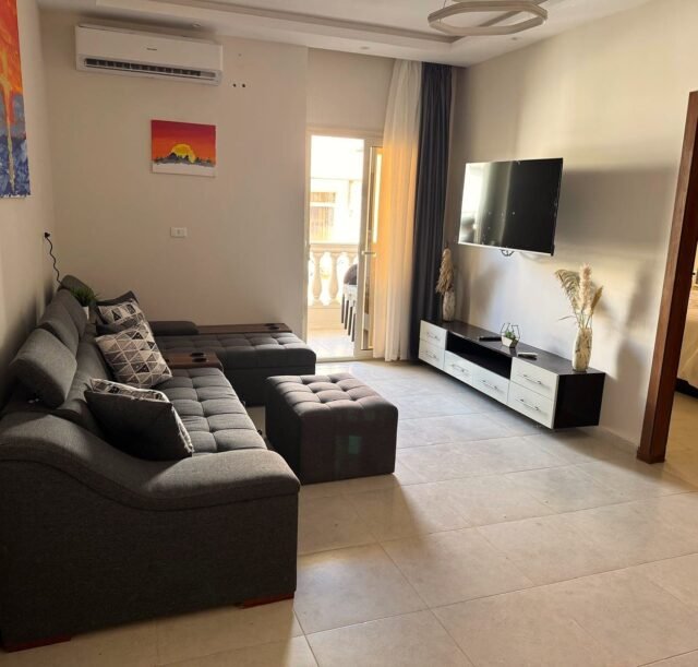 01-banner-city-apartment-living-room-wide