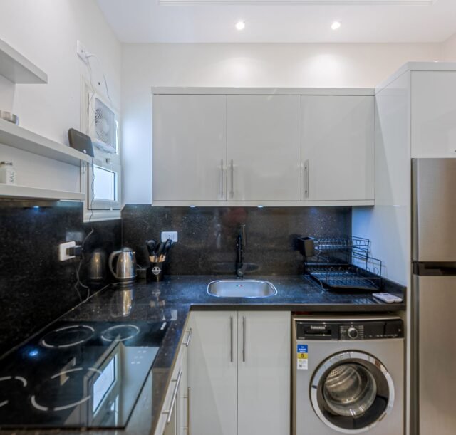 4-marina-promenade-406-hurghada-kitchen-fridge-stove