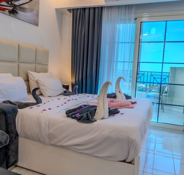 04-studio-living-area-sofa-view