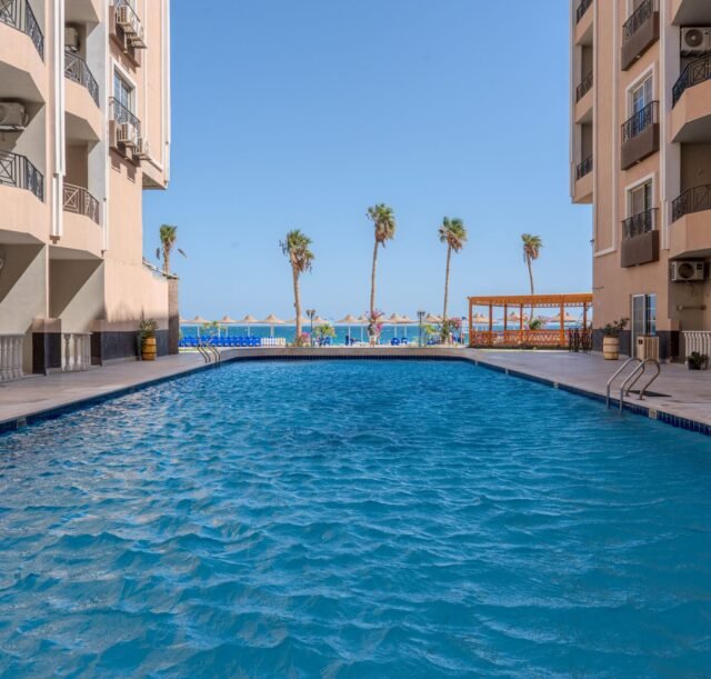 07-pool-seaview