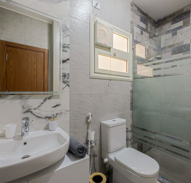 5-marina-promenade-201-hurghada-bathroom-shower